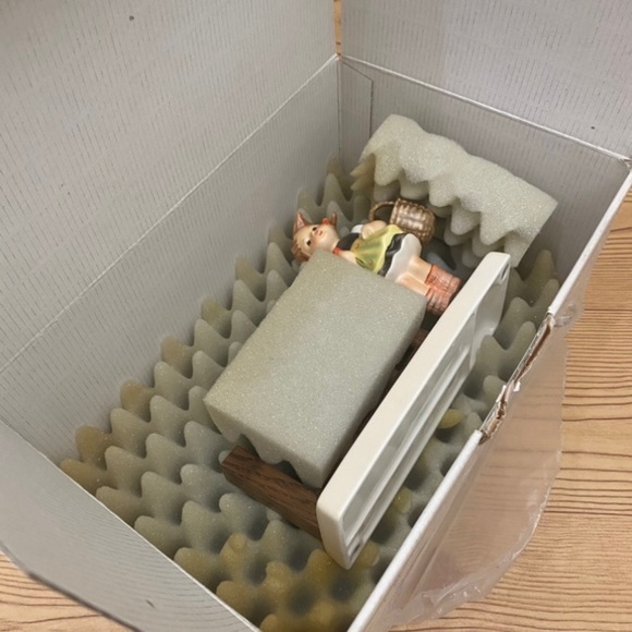 Vintage Hummel Goebel 788/B Sister Perpetual Calendar Collectible Figurine - Picture 9 of 15